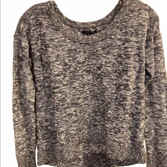 American Eagle Outfitters Sweaters - American Eagle black, white, & silver metallic cropped SP.